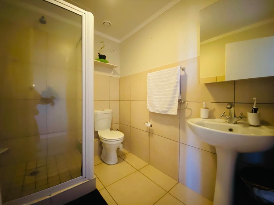 To Let 2 Bedroom Property for Rent in Royal Ascot Western Cape